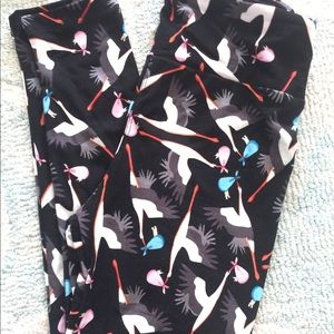 🦄 Rare black stork leggings from Lularoe